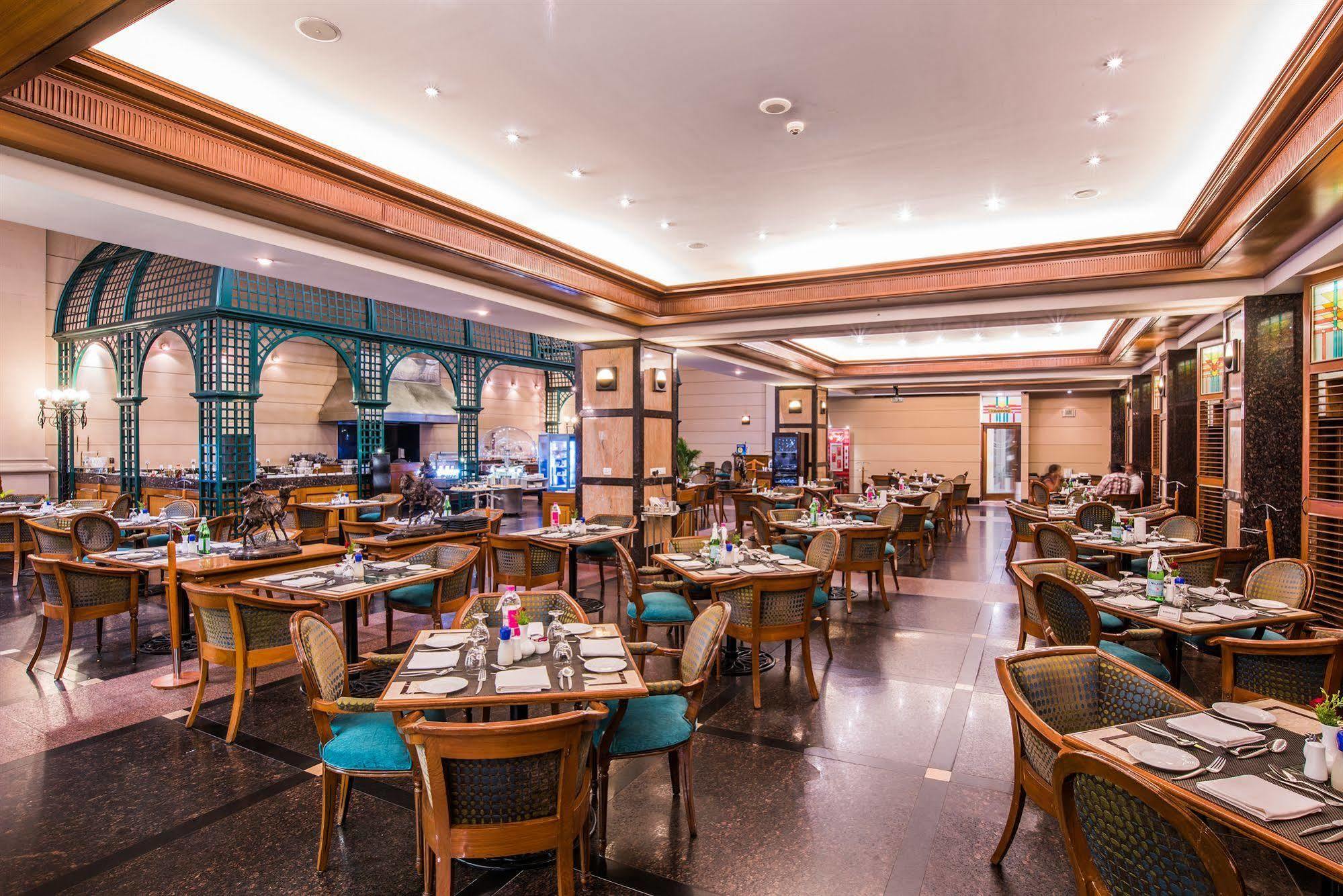 Le Meridien บังกาลอร์ ภายนอก รูปภาพ